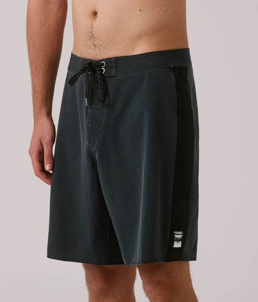 SYSTEM 19' TRUNK // BLACK