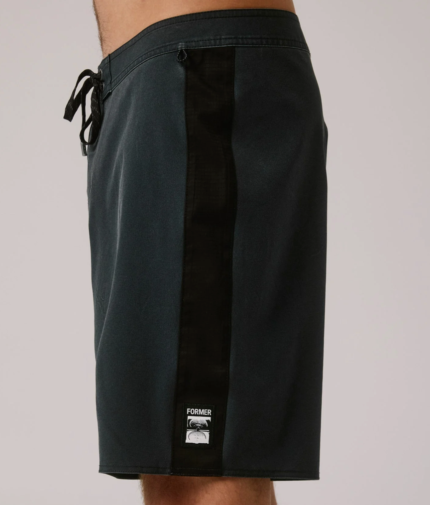SYSTEM 19' TRUNK // BLACK
